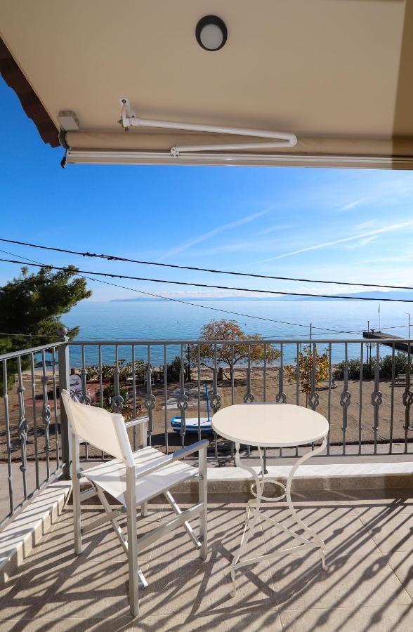East & West Seaside Apartments Gialtra Extérieur photo