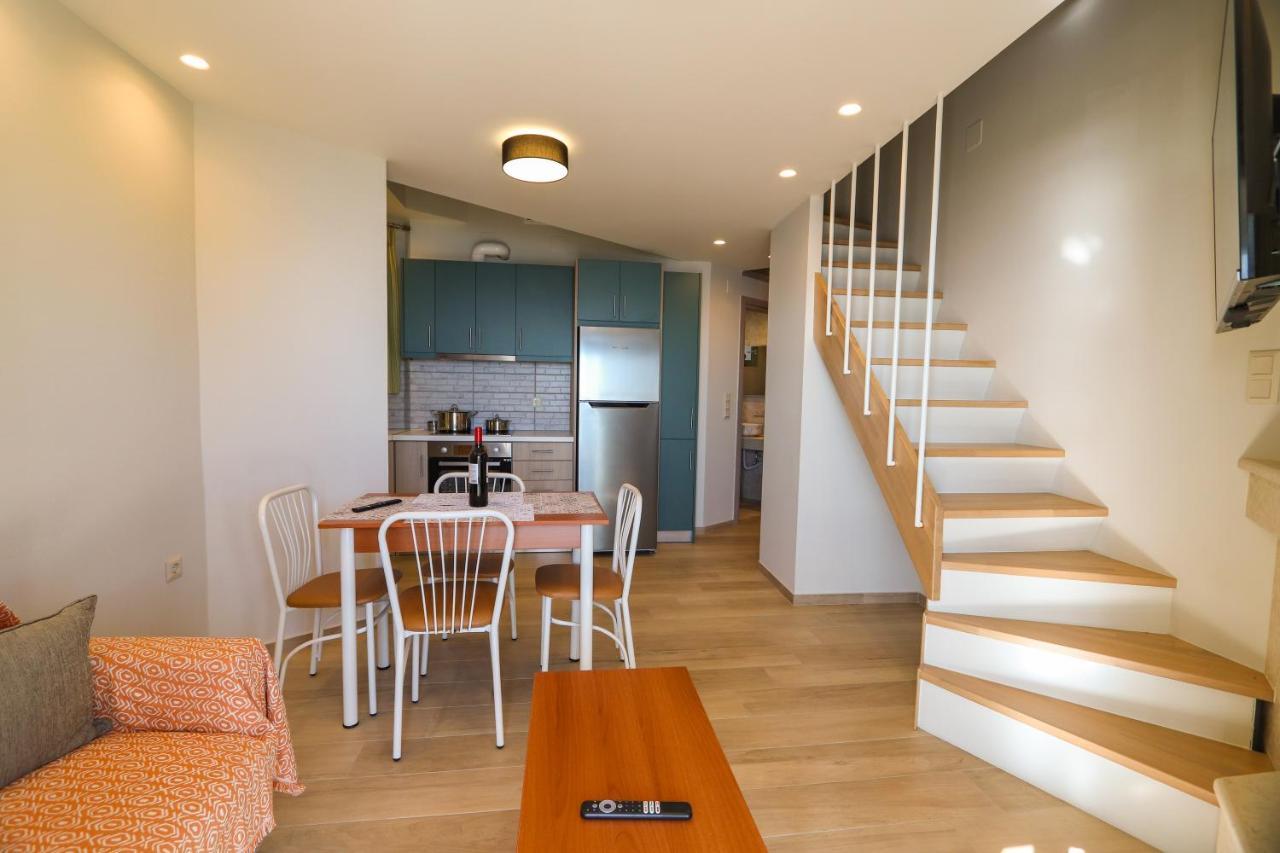East & West Seaside Apartments Gialtra Extérieur photo