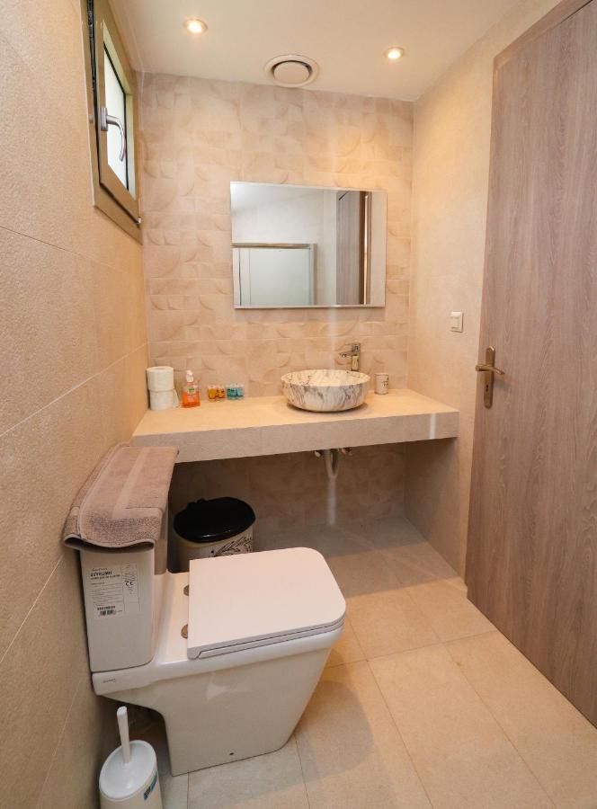 East & West Seaside Apartments Gialtra Extérieur photo