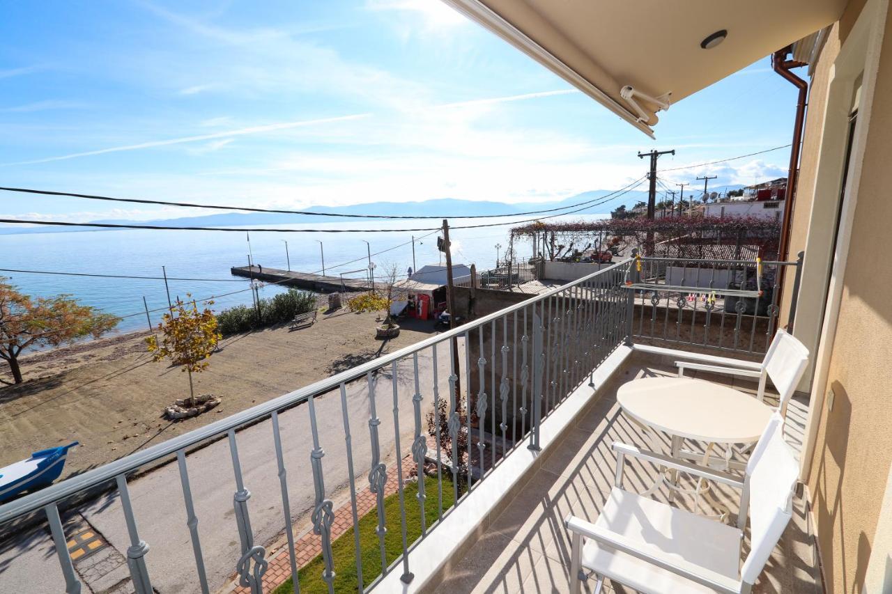 East & West Seaside Apartments Gialtra Extérieur photo