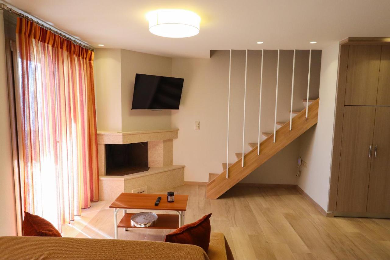 East & West Seaside Apartments Gialtra Extérieur photo