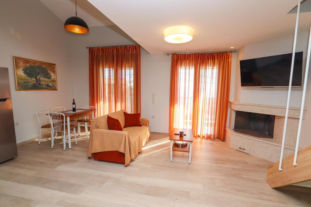 East & West Seaside Apartments Gialtra Extérieur photo