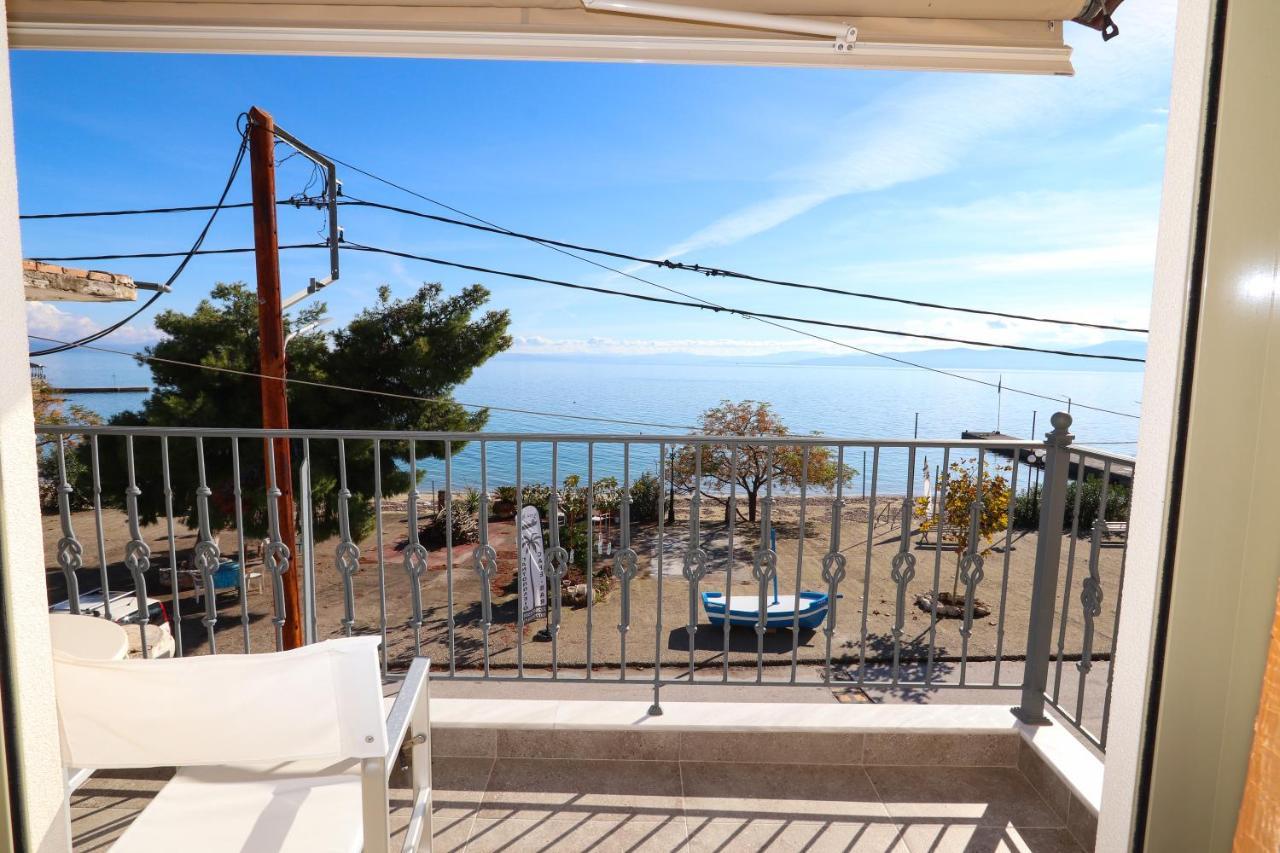 East & West Seaside Apartments Gialtra Extérieur photo