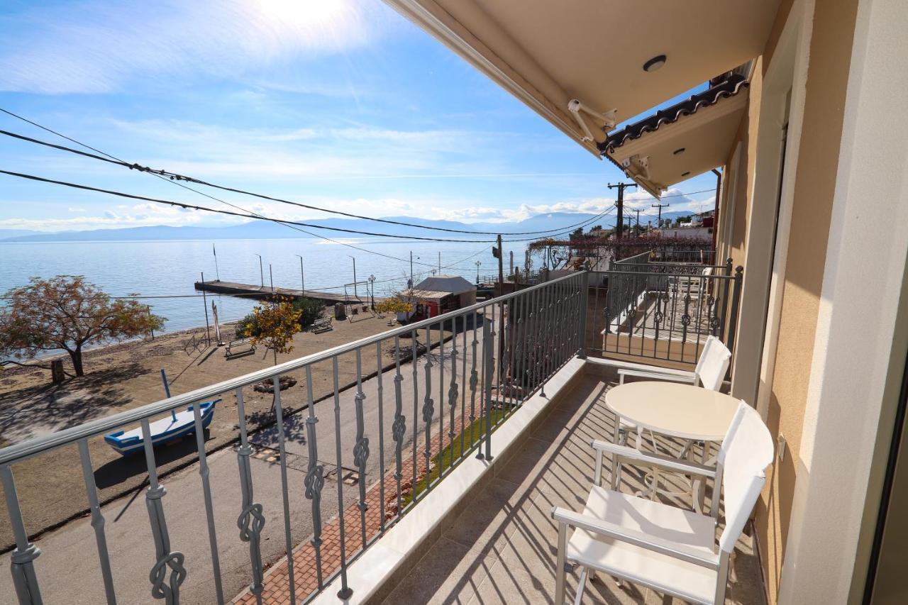 East & West Seaside Apartments Gialtra Extérieur photo