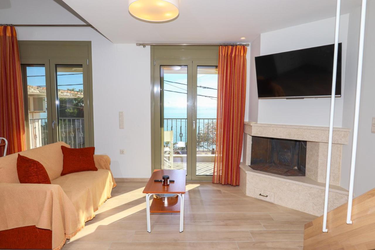 East & West Seaside Apartments Gialtra Extérieur photo