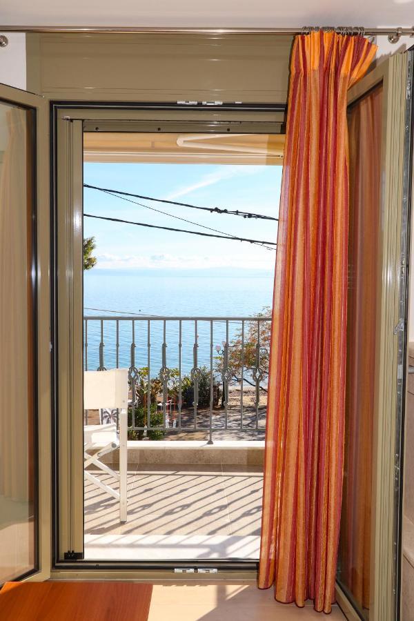 East & West Seaside Apartments Gialtra Extérieur photo