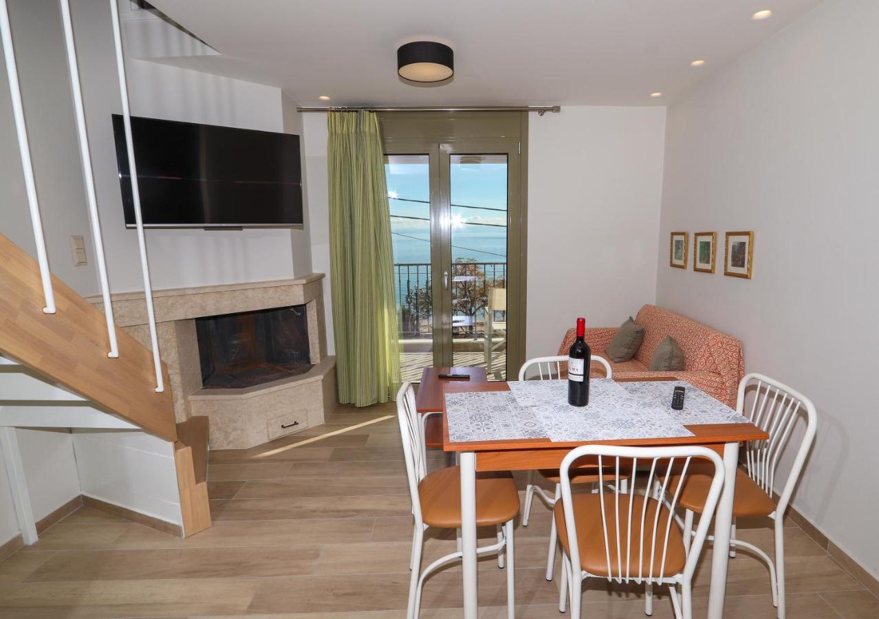 East & West Seaside Apartments Gialtra Extérieur photo