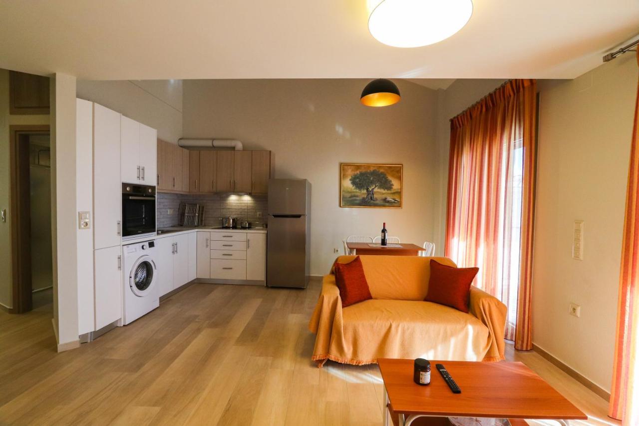 East & West Seaside Apartments Gialtra Extérieur photo