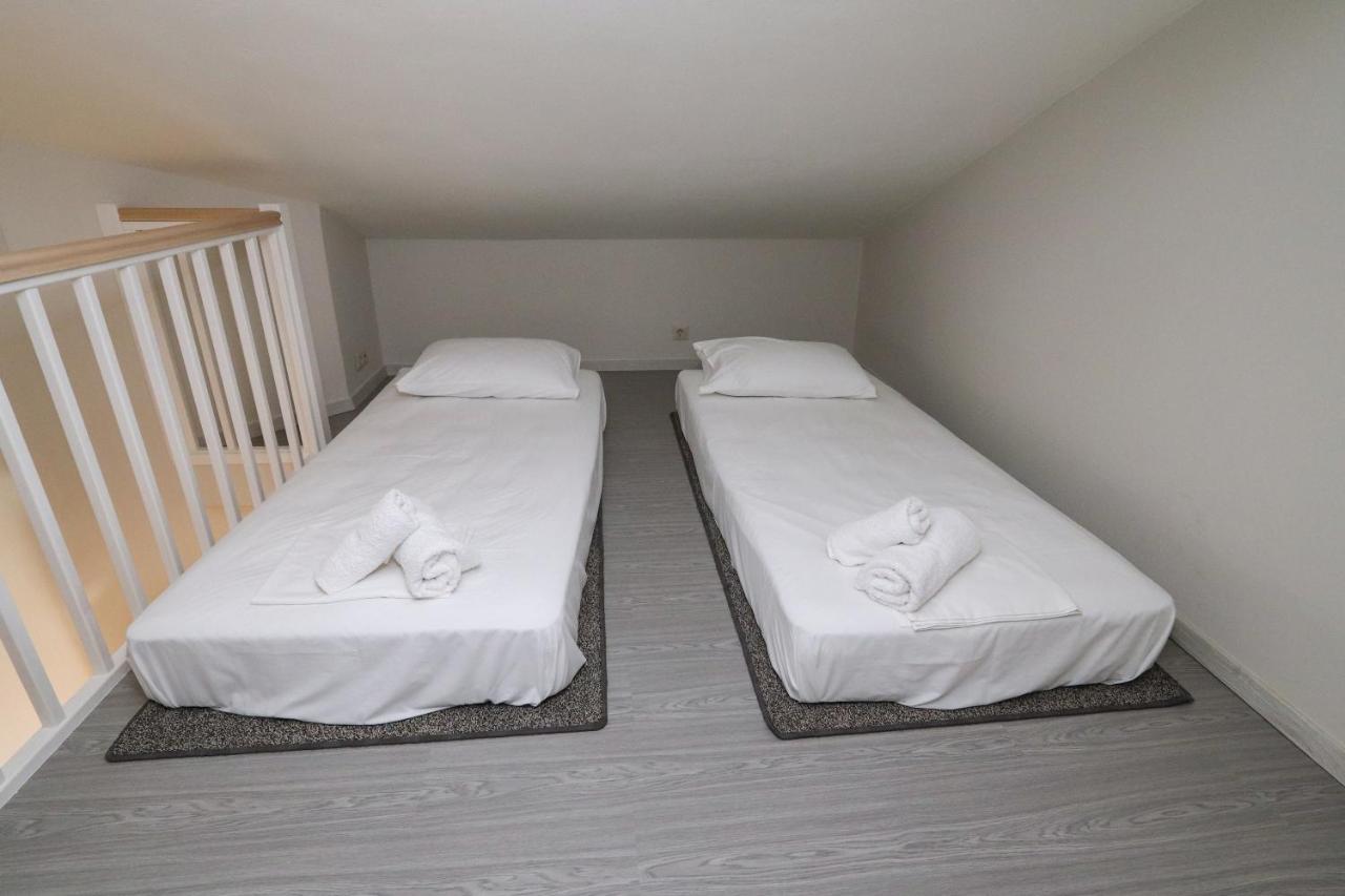 East & West Seaside Apartments Gialtra Extérieur photo